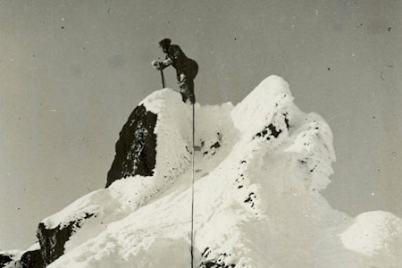 På toppen av Kvanndalstind. Foto: Thorbjørn Krohn På toppen av Kvanndalstind. Foto: Thorbjørn Krohn
