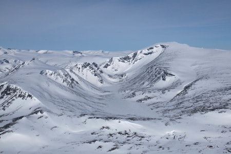 Dag 3 starter med en jevn, fin oppgang mot Norges nest høyeste fjell, Glittertinden (2460 moh) Foto: Marte Stensland Jørgensen / Høgruta i Jotunheimen. Dag 3 starter med en jevn, fin oppgang mot Norges nest høyeste fjell, Glittertinden (2460 moh) Foto: Marte Stensland Jørgensen / Høgruta i Jotunheimen.