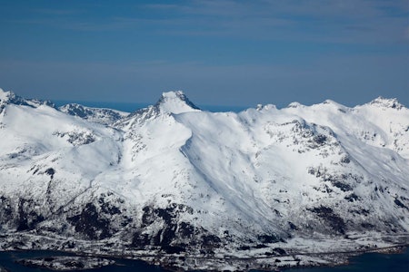 Kistbergtinden sett fra sørøst. Foto: Espen Mortensen. / Trygge toppturer. Kistbergtinden sett fra sørøst. Foto: Espen Mortensen. / Trygge toppturer.