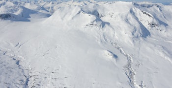 Trolltinden sett fra nordøst. Foto: Ludvig Killingberg. / Trygge toppturer. Trolltinden sett fra nordøst. Foto: Ludvig Killingberg. / Trygge toppturer.