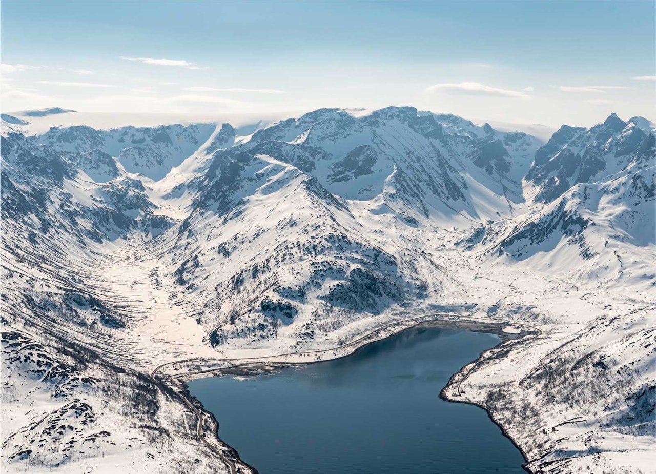 Midtfjellet sett fra nord. Foto: Jan R. Olsen. / Trygge toppturer. Midtfjellet sett fra nord. Foto: Jan R. Olsen. / Trygge toppturer.