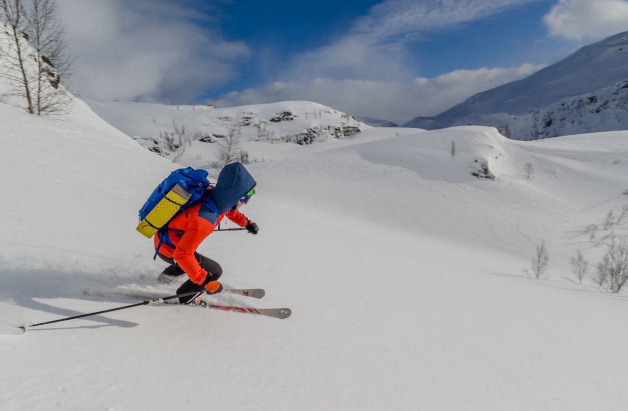 VATNAHALSEN: Det var fine forhold enkelte steder på Vatnahalsen, selv om det var høy skredfare og mye vind til fjells. Foto: Øyvind Waitz Vatnahalsen Topptursymposium