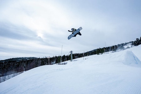 SATSER PÅ PARK: Etter at idrettslaget Freidig tok over Vassfjellet skisenter har anlegget utenfor Trondheim fått fylkets feteste terrengpark. Arkivfoto: Martin Innerdal Dalen Vassfjellet, terrengpark