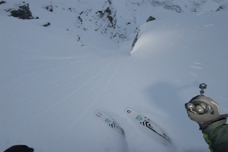 BLÅTINDEN: Nikolai Schirmer har kjørt renna på Blåtinden. Foto: Skjermdump BLÅTINDEN: Nikolai Schirmer har kjørt renna på Blåtinden. Foto: Skjermdump