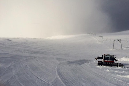 NYSNØ: Galdhøpiggen har fått et realt snødump. Foto: Galdhøpiggen Sommerskisenter