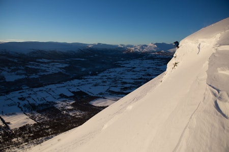 INGEN STAKING: Med den nye heisen som er planlagt i Oppdal blir det temmelig heftige frikjøringsområdet Skarsemsbekkdalen svært enkelt tilgjengelig. Foto: Tore Meirik INGEN STAKING: Med den nye heisen som er planlagt i Oppdal blir det temmelig heftige frikjøringsområdet Skarsemsbekkdalen svært enkelt tilgjengelig. Foto: Tore Meirik