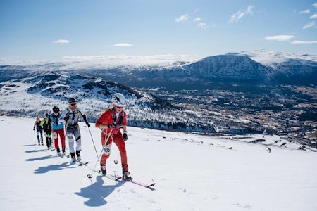 LOVENDE: Slikt vær kan det fort bli på førstkommende lørdag og, her er deltagerne på vei opp til toppen av Vangslia. Foto: Martin I.Dalen. LOVENDE: Slikt vær kan det fort bli på førstkommende lørdag og, her er deltagerne på vei opp til toppen av Vangslia. Foto: Martin I.Dalen.