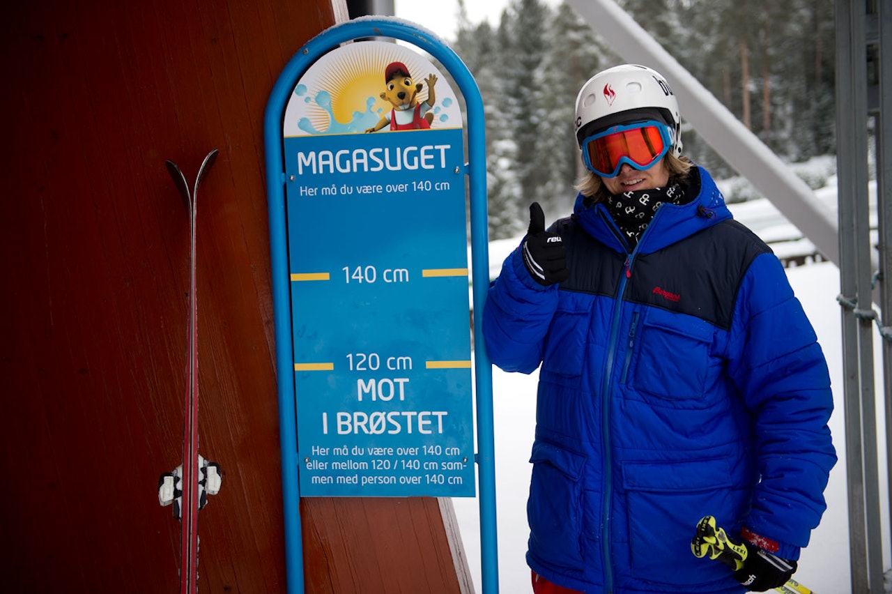 STOR NOK: Første gang Anders Backe var her var han ikke høy nok til å kjøre Magasuget. Heldigvis var han voksen nok sist vinter. Foto: Vegard Breie STOR NOK: Første gang Anders Backe var her var han ikke høy nok til å kjøre Magasuget. Heldigvis var han voksen nok sist vinter. Foto: Vegard Breie