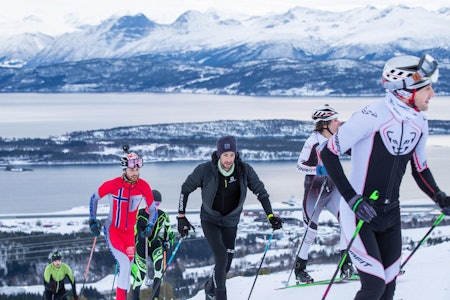 VERDENSREKORD: Kilian Jornet (i svart) gikk på ski i ett døgn med snittfart på over 1000 høydemeter i timen i motbakkene. Ola Hovdenak (ved siden av Kilian) er temmelig imponert over spanjolen. Foto: Anders Eide VERDENSREKORD: Kilian Jornet (i svart) gikk på ski i ett døgn med snittfart på over 1000 høydemeter i timen i motbakkene. Ola Hovdenak (ved siden av Kilian) er temmelig imponert over spanjolen. Foto: Anders Eide