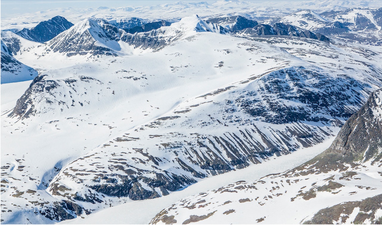 Veslesmeden sett fra sørøst. Foto: Espen Schive/Toppturer i Norge Veslesmeden Topptur Rondane