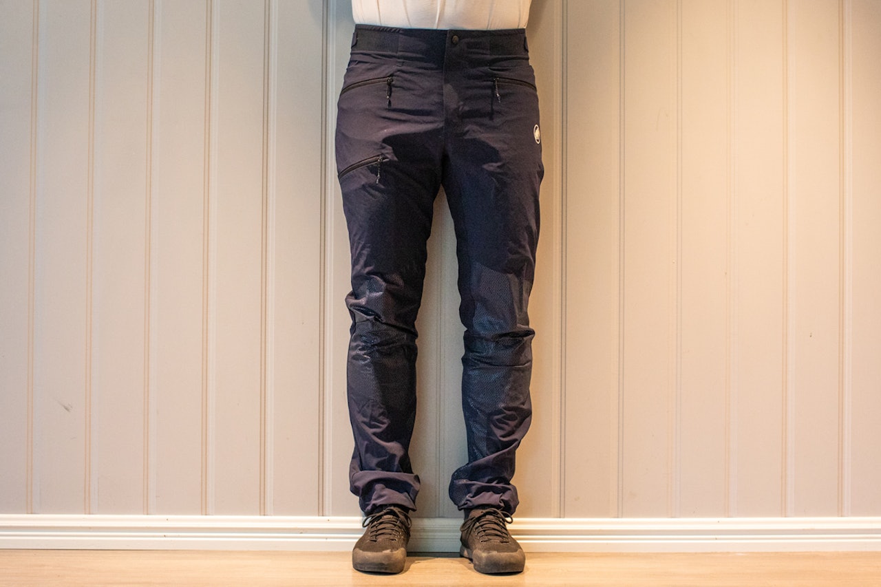 MAMMUT EISFELD LIGHT SO PANTS: Kraftig, slitesterk og temmelig varm Mammut Eisfeld Light SO klatrebukse test