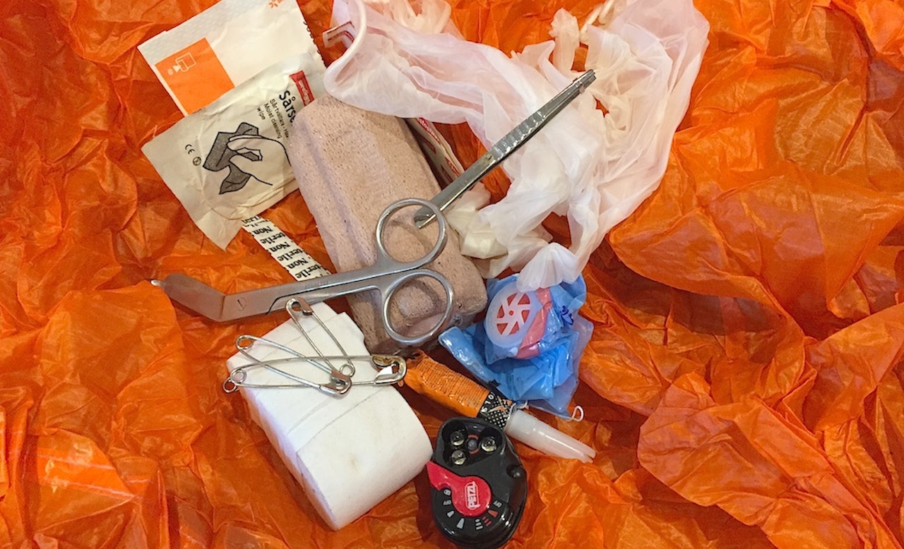 Det som trengs: Her er sakene som bør være med i sekken på tur. Foto: Nikolai Kolstad førstehjelpsutstyr