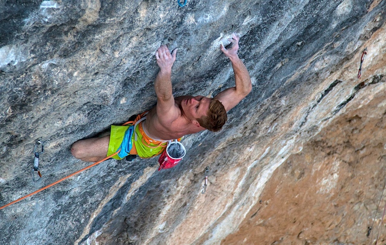 Magnus Midtbø går Papichulo (9a+). Foto: Tom Thudium Magnus Midtbø går Papichulo (9a+). Foto: Tom Thudium