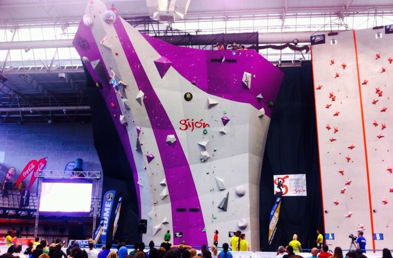 Magnus på vei mot toppen av semi-finalen Magnus på vei mot toppen av semi-finalen