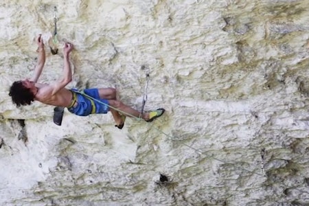 Adam Ondra onsighter Il Domania (9a). Skjermdump fra filmen