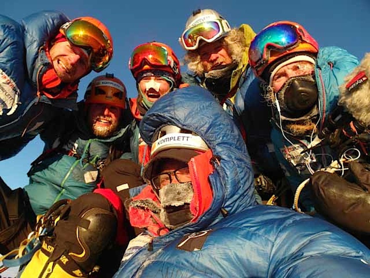 Hele den ville gjengen på toppen av Ulvetanna. Hele den ville gjengen på toppen av Ulvetanna.