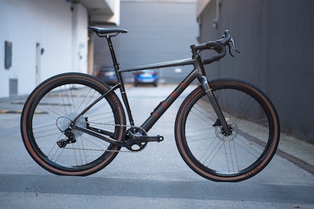 SPENNENDE: Fara F/GR er en spennende nykommer på gravel-markedet. Foto: Henrik Alpers SPENNENDE: Fara F/GR er en spennende nykommer på gravel-markedet. Foto: Henrik Alpers