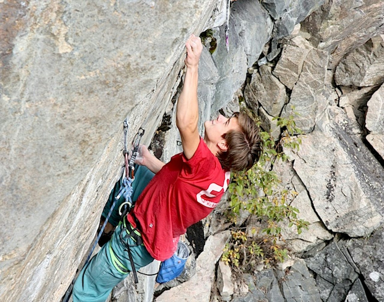 Jakob Heber Norum går Pump Fiction (8b+) på Fetsund utenfor Oslo. Foto: Gabriele Mazza Jakob Heber Norum går Pump Fiction (8b+) på Fetsund utenfor Oslo. Foto: Gabriele Mazza