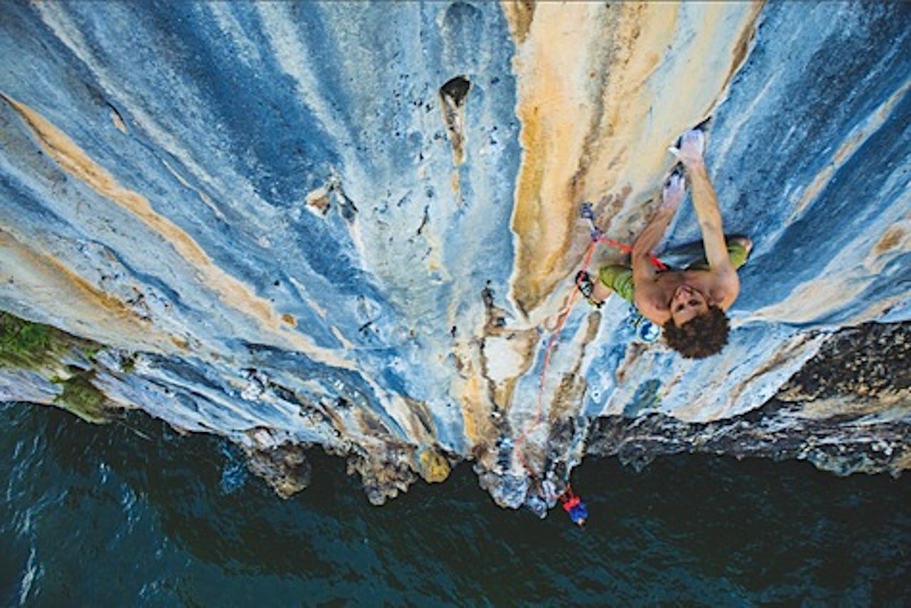 Fra climbing.coms nettside om fotokonkurransen. Fra climbing.coms nettside om fotokonkurransen.