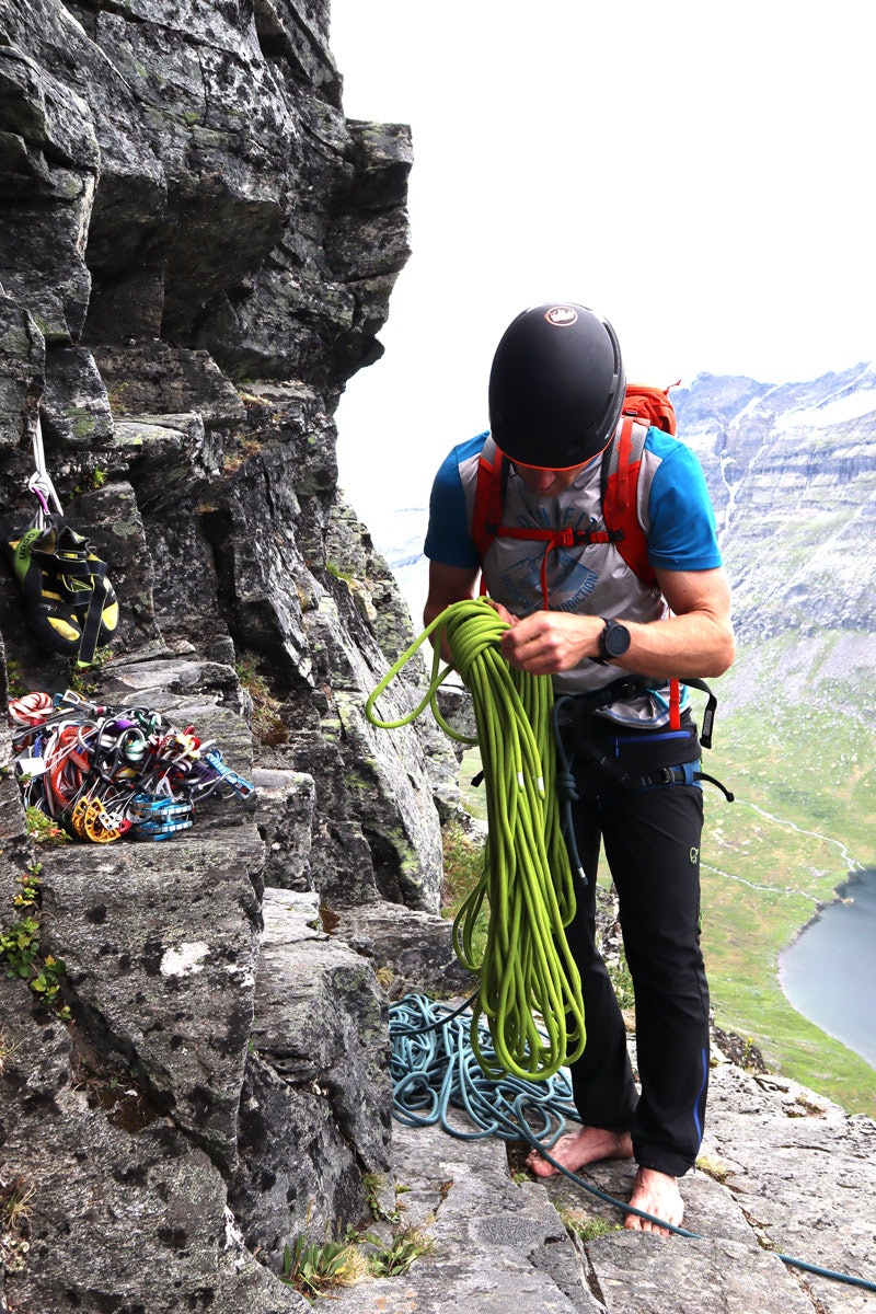 TEST-TUR: Med Norrøna-buksa på klatretur i Innerdalen på Nordmøre. Foto: Siv-Elin Skogen test klatrebukse fjellklatring Norrøna