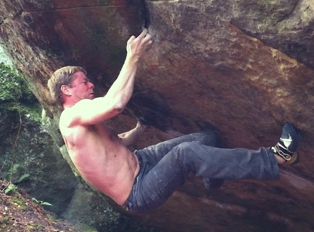 Morten Gulliksen på Pierre Philosophale (8B+) Morten Gulliksen på Pierre Philosophale (8B+)