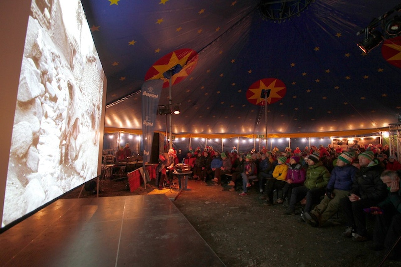 Filmvisning under Fjellfilm 2012. Filmvisning under Fjellfilm 2012.