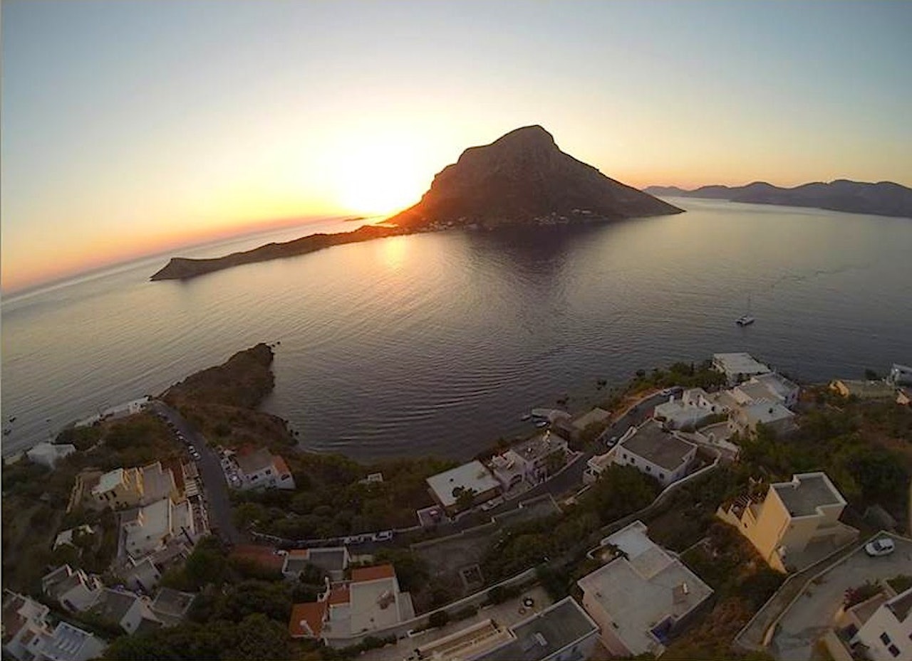 Telendos fra lufta over Masouri. Foto: Max Nanao Telendos fra lufta over Masouri. Foto: Max Nanao