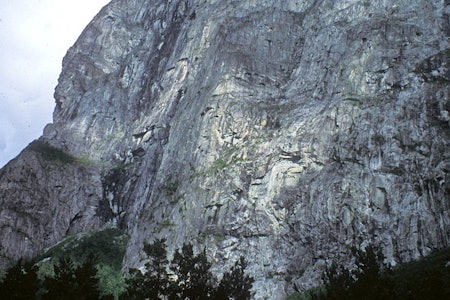Sydpillaren på Mongejura i Romsdal. Sydpillaren på Mongejura i Romsdal.