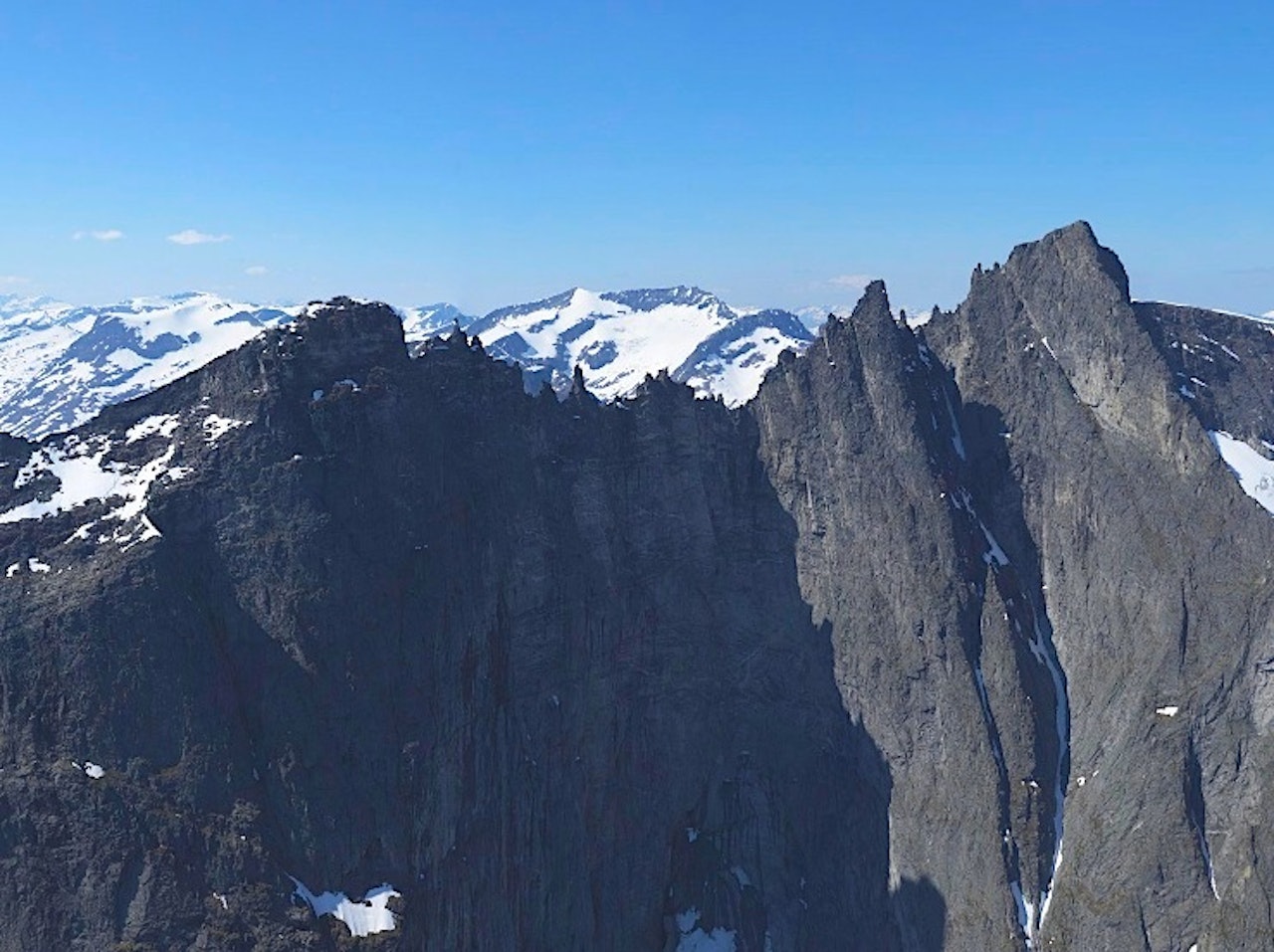 Skjermdump fra 360.net/trollveggen, der du kan zoome deg langt inn i veggen. Skjermdump fra 360.net/trollveggen, der du kan zoome deg langt inn i veggen.