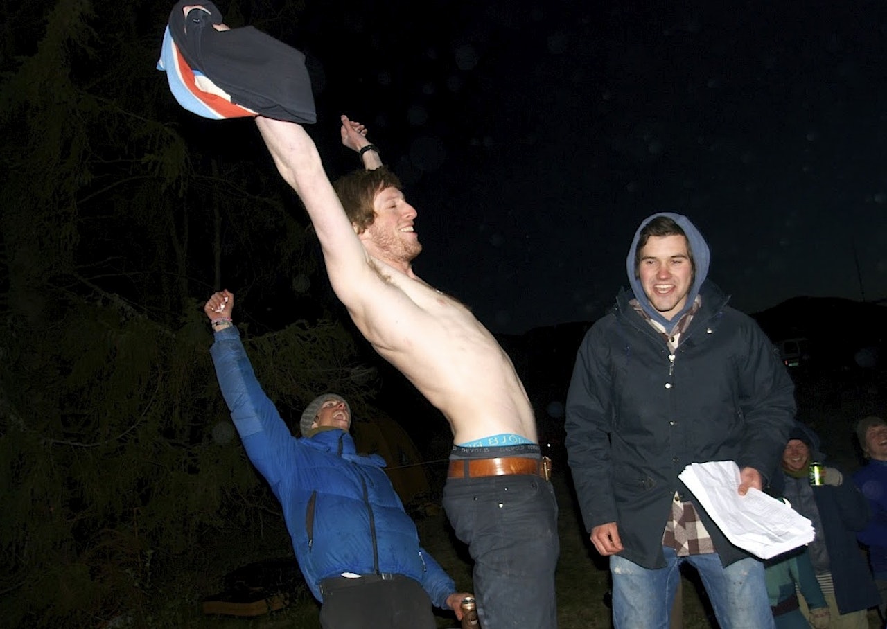 Plakatdesigner Bjørn Sætnan setter ikke bremsene på når klokken passerer midnatt.  Plakatdesigner Bjørn Sætnan setter ikke bremsene på når klokken passerer midnatt.