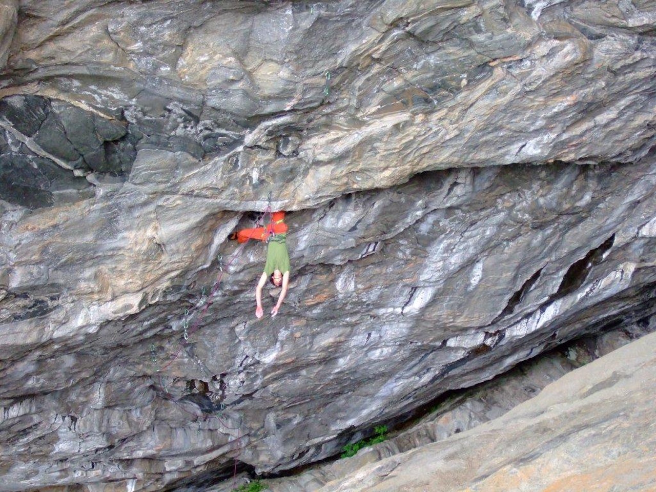 Adam Ondra førstebestiger Hanshellerens, Norges og Nordens hardeste rute, hard 9a+ eller muligens også 9b. Foto: Olav Strøm Adam Ondra førstebestiger Hanshellerens, Norges og Nordens hardeste rute, hard 9a+ eller muligens også 9b. Foto: Olav Strøm