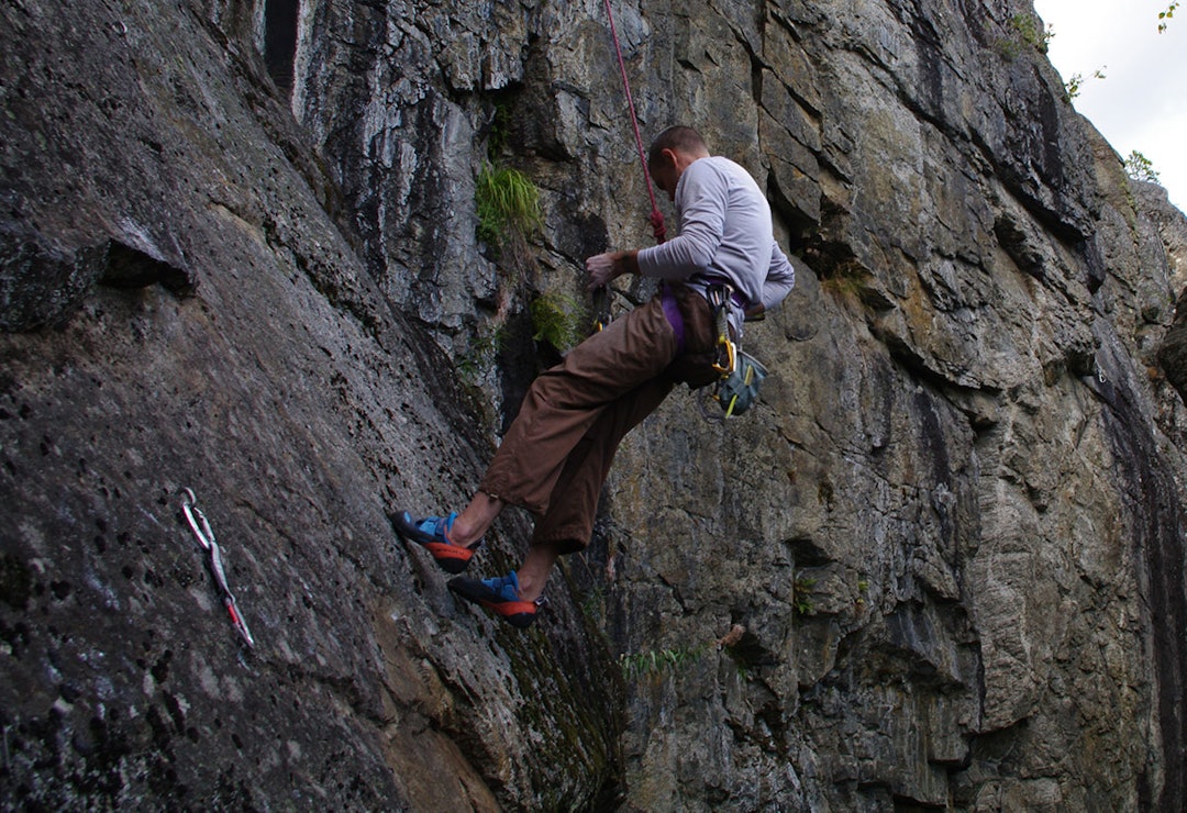 Singing Rock klatresele under testing Test av Singing Rock Rocket klatresele