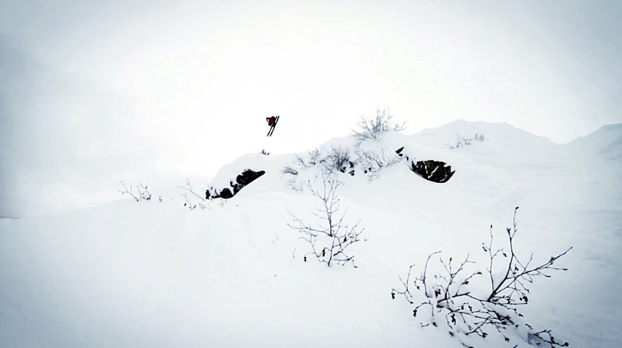 360 PÅ AMERIKANSK: Nikolai Schirmer koser seg med en helikopterfri topptur-treseksti i Alaska.