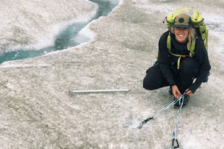 PÅ BRE: Noe av Tonje Kviviks sommer foregår på kanadisk isbre. For eksempel på dette bildet.