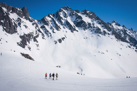 Appelsinhaugen er den naturlege pause- steinen om lag halvveges til Tinden. Foto: Håvard Myklebust. Appelsinhaugen er den naturlege pause- steinen om lag halvveges til Tinden. Foto: Håvard Myklebust.