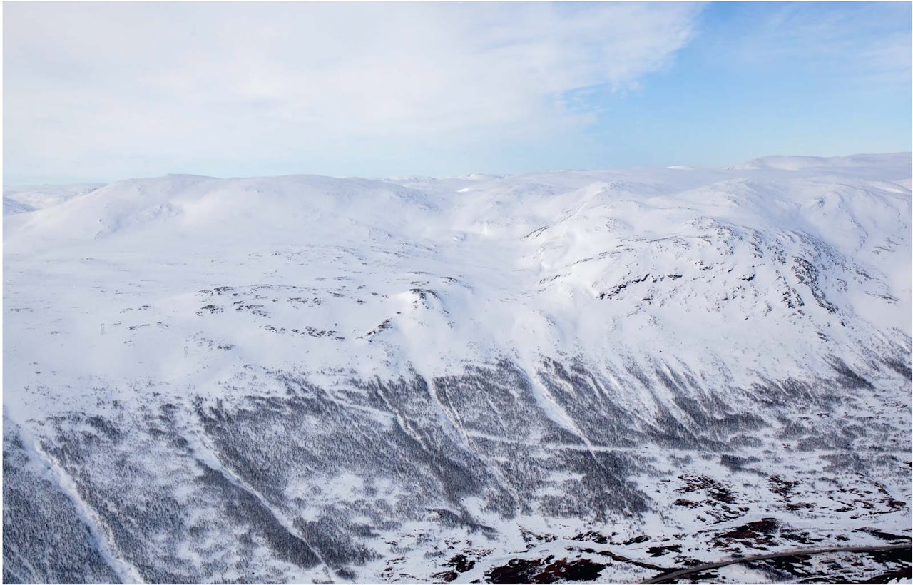 Topp 1609 sett fra øst. Foto: Thomas B. Svendsen. / Trygge toppturer Topp 1609 sett fra øst. Foto: Thomas B. Svendsen. / Trygge toppturer