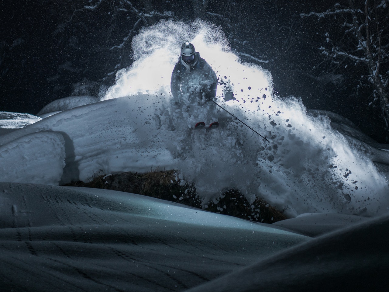 NETT SOM DAG: Når det lokale skisenteret bare hadde åpent på kveldstid i ukedagene, måtte Knut-Hendrik Lajord og resten av frikjøringsgjengen i Sogn skru på lyset selv. Bilde: Vegard Aasen. NETT SOM DAG: Når det lokale skisenteret bare hadde åpent på kveldstid i ukedagene, måtte Knut-Hendrik Lajord og resten av frikjøringsgjengen i Sogn skru på lyset selv. Bilde: Vegard Aasen.