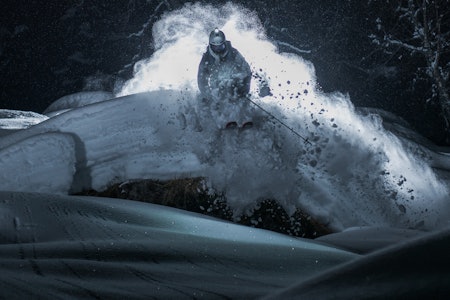 NETT SOM DAG: Når det lokale skisenteret bare hadde åpent på kveldstid i ukedagene, måtte Knut-Hendrik Lajord og resten av frikjøringsgjengen i Sogn skru på lyset selv. Bilde: Vegard Aasen. NETT SOM DAG: Når det lokale skisenteret bare hadde åpent på kveldstid i ukedagene, måtte Knut-Hendrik Lajord og resten av frikjøringsgjengen i Sogn skru på lyset selv. Bilde: Vegard Aasen.