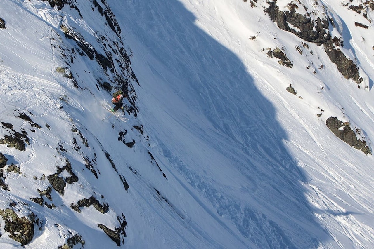 Nok av klipper å høkke eller boller å cruise rundt på i Hemsedalsfjellet. Foto: Rune Abrahamsen hemsedal alpin ski snowboard skistar guide freeride