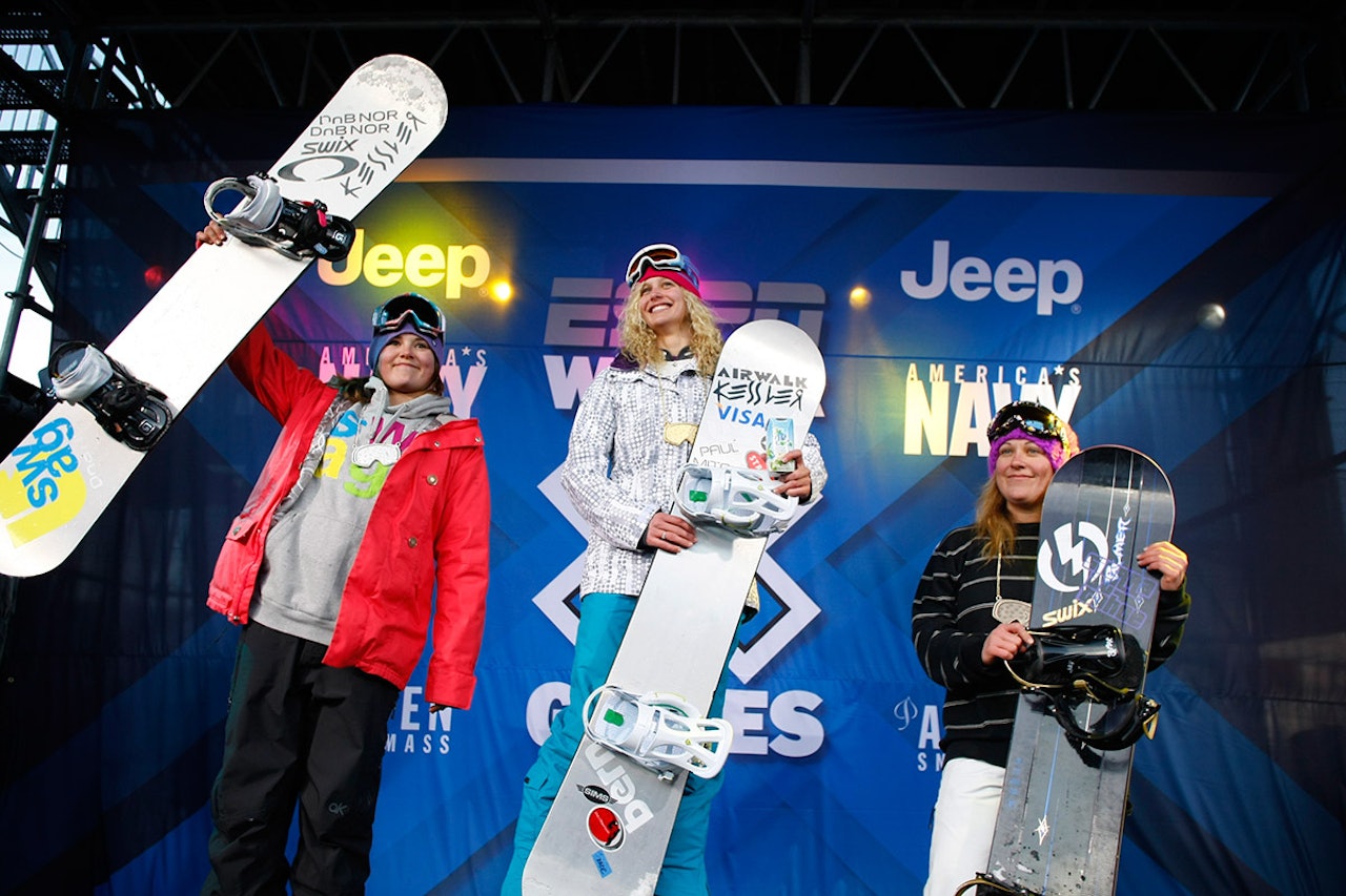 LEGGER OPP: Helene Olafsen (t.v.) legger opp. Her fra bronsemedaljen i X Games i 2014. Foto: ESPN LEGGER OPP: Helene Olafsen (t.v.) legger opp. Her fra bronsemedaljen i X Games i 2014. Foto: ESPN