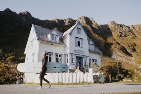 Stad Surfing er et av de nå lovpålagte overnattingsstedene i området. Foto: Stad Surfing Stad Surfing hoddevika ervik