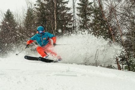 GEIR: En hyllest til sløsjen ble en hyllest til nysnø i preparert bakke. Lokalpatriot Geir Bottolfs sier takk til alle former for skikjøring. Bilde: Christian Nerdrum En hyllest til sløsjen ble en hyllest til nysnø i preparert bakke. Lokalpatriot Geir Bottolfs sier takk til alle former for skikjøring. Bilde: Christian Nerdrum