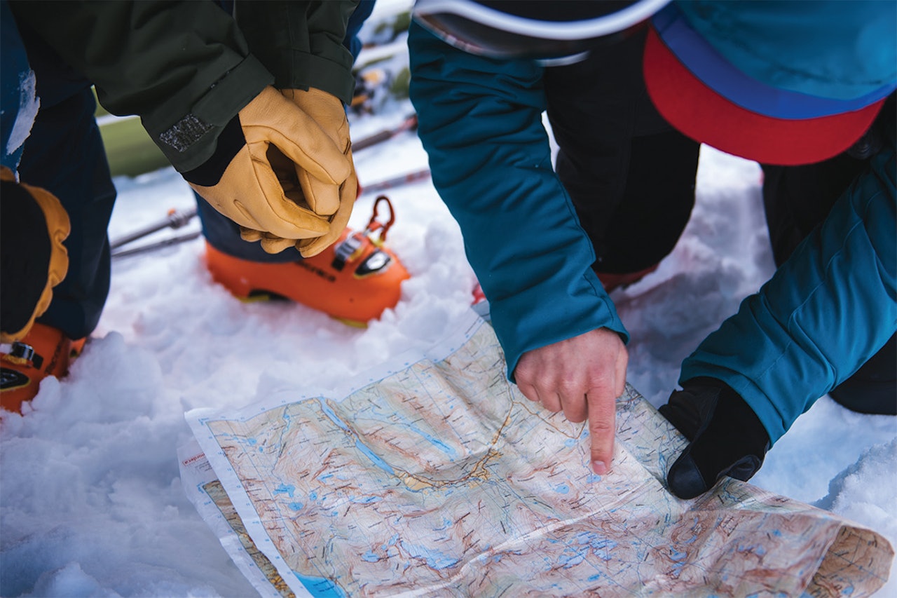SKREDKVELD: Oscar Almgren arrangerer skredkveld torsdag klokken 19.00. Her fra en tur på Sunnmøre i 2017. Foto: Max Lowe SKREDKVELD: Oscar Almgren arrangerer skredkveld torsdag klokken 19.00. Her fra en tur på Sunnmøre i 2017. Foto: Max Lowe