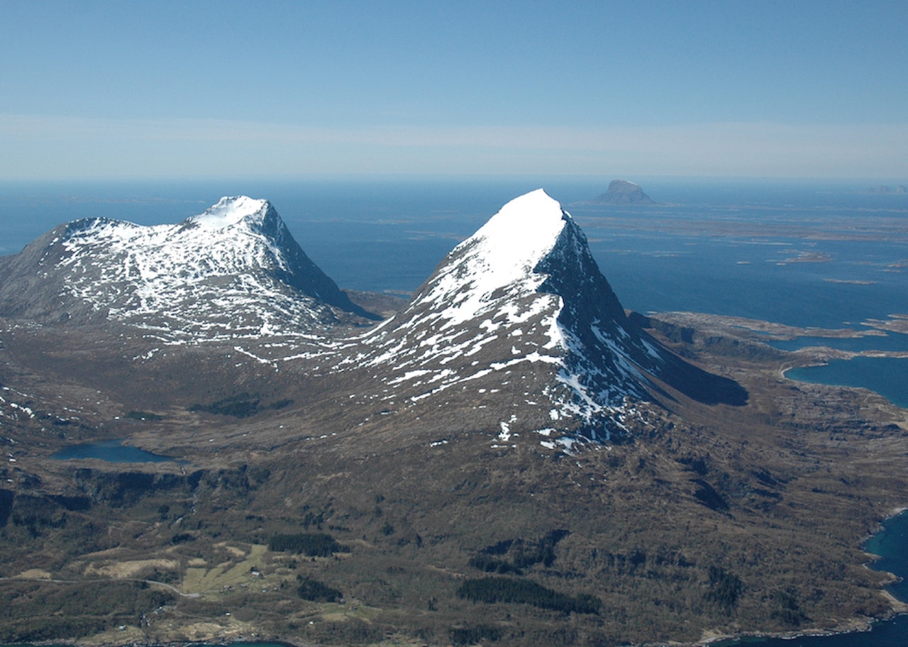 Tomskjevelen Topptur Helgeland Norge