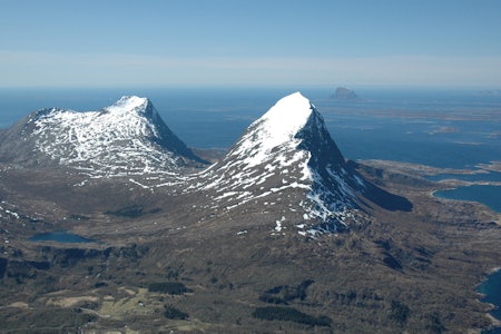 Tomskjevelen sett fra vest. Foto: Sture Willumsen/Toppturer i Norge Tomskjevelen Topptur Helgeland Norge