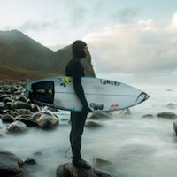 Mick Fanning før han går inn i vannet. Foto: Emil Kjos Sollie Mick Fanning før han går inn i vannet. Foto: Emil Kjos Sollie