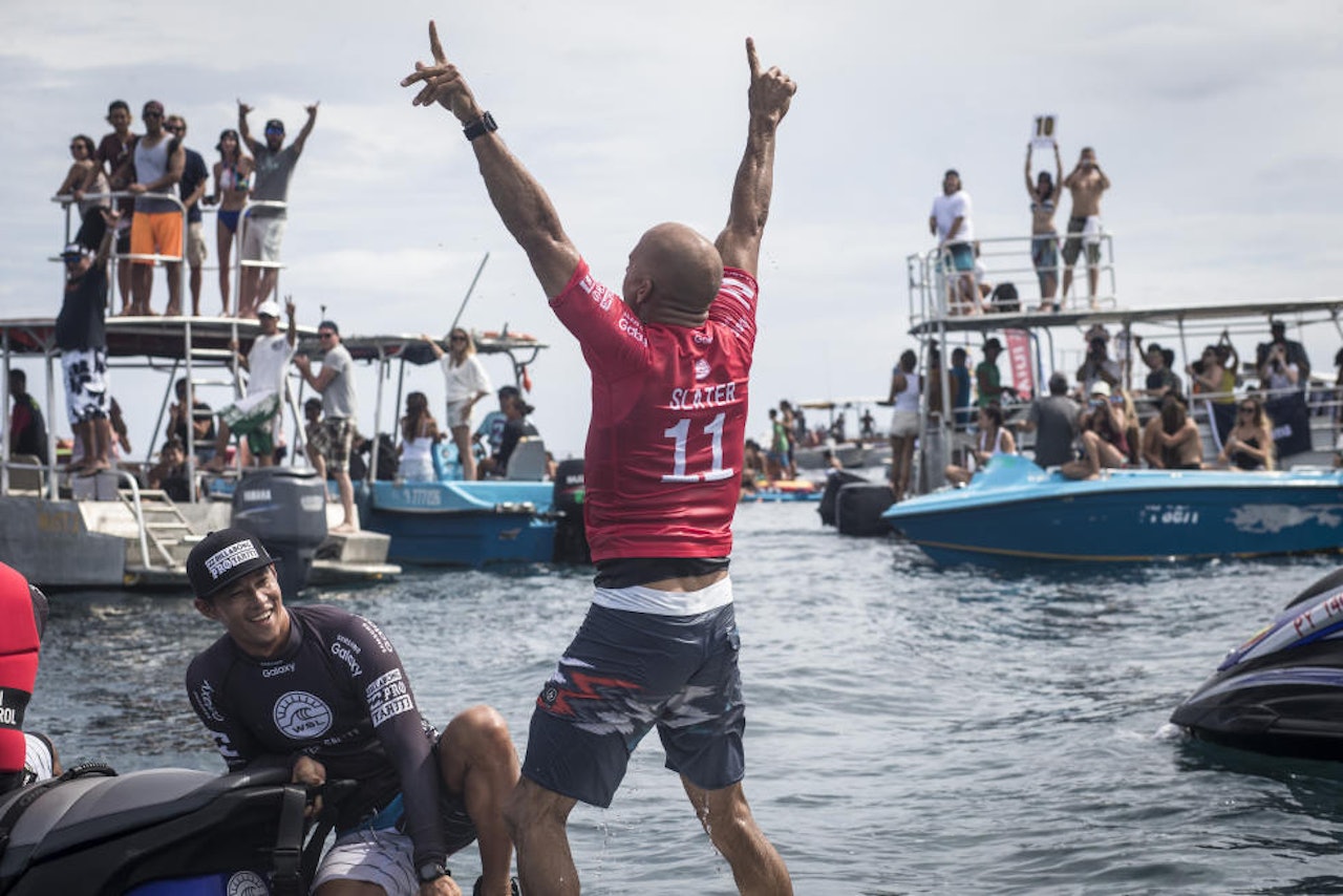 VANT: Kelly Slater vant på Tahiti. Foto: WSL VANT: Kelly Slater vant på Tahiti. Foto: WSL