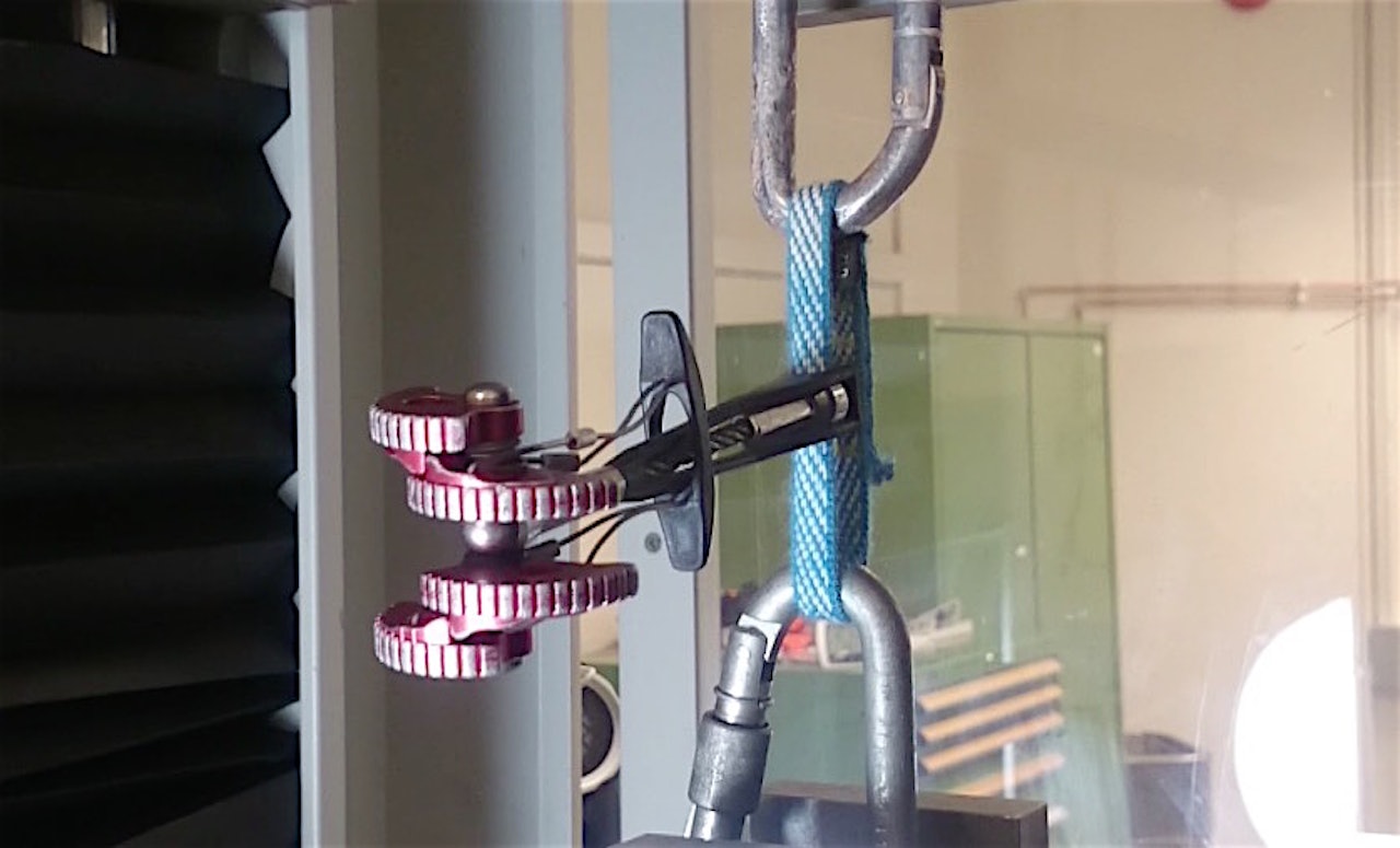 Strekktest av en kamkile fra 80-tallet. Foto: Dag Hagen Strekktest av en kamkile fra 80-tallet. Foto: Dag Hagen