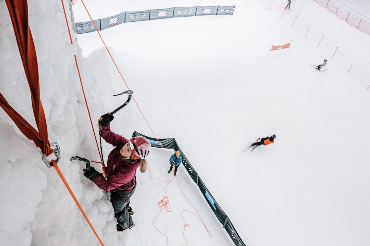 Isklatring er en av mange aktiviteter du kan gjøre på SNØ i Lørenskog. Foto: Anders Vestergård Isklatring, SNØ, Lørenskog