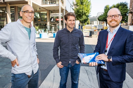 FRA VENSTRE: Audun Holmøy Røhrt, daglig leder Fri Flyt, Erlend Sande, ansvarlig redaktør Fri Flyt, Gard Steiro, sjefredaktør og adm.dir i VG. Foto: Frode Hansen, VG Fri Flyt VG